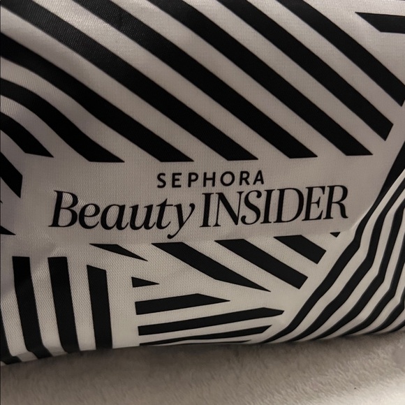 Sephora Beauty Insider Monochrome Patterned Bag (H) - Picture 3 of 7